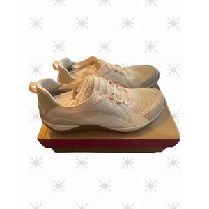 New in box Ryland Women's Size 12 Echo Sky White Walking Sneakers Trainers